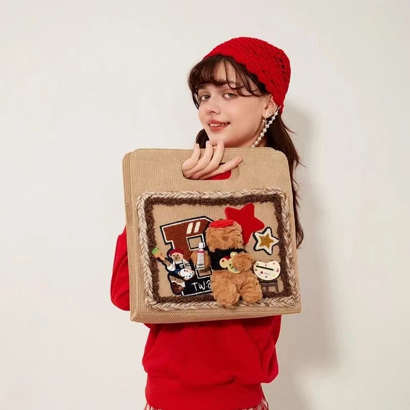 "Is a little bear and also a painter" designer original shoulder bag \ handbag \ crossbody bag