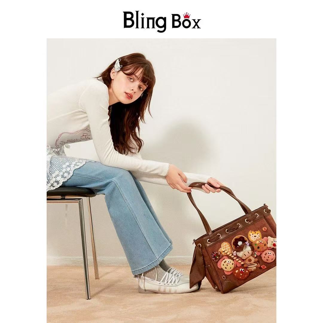 "Cookies that grew up eating cookies." designer original shoulder bag \ handbag \ crossbody bag